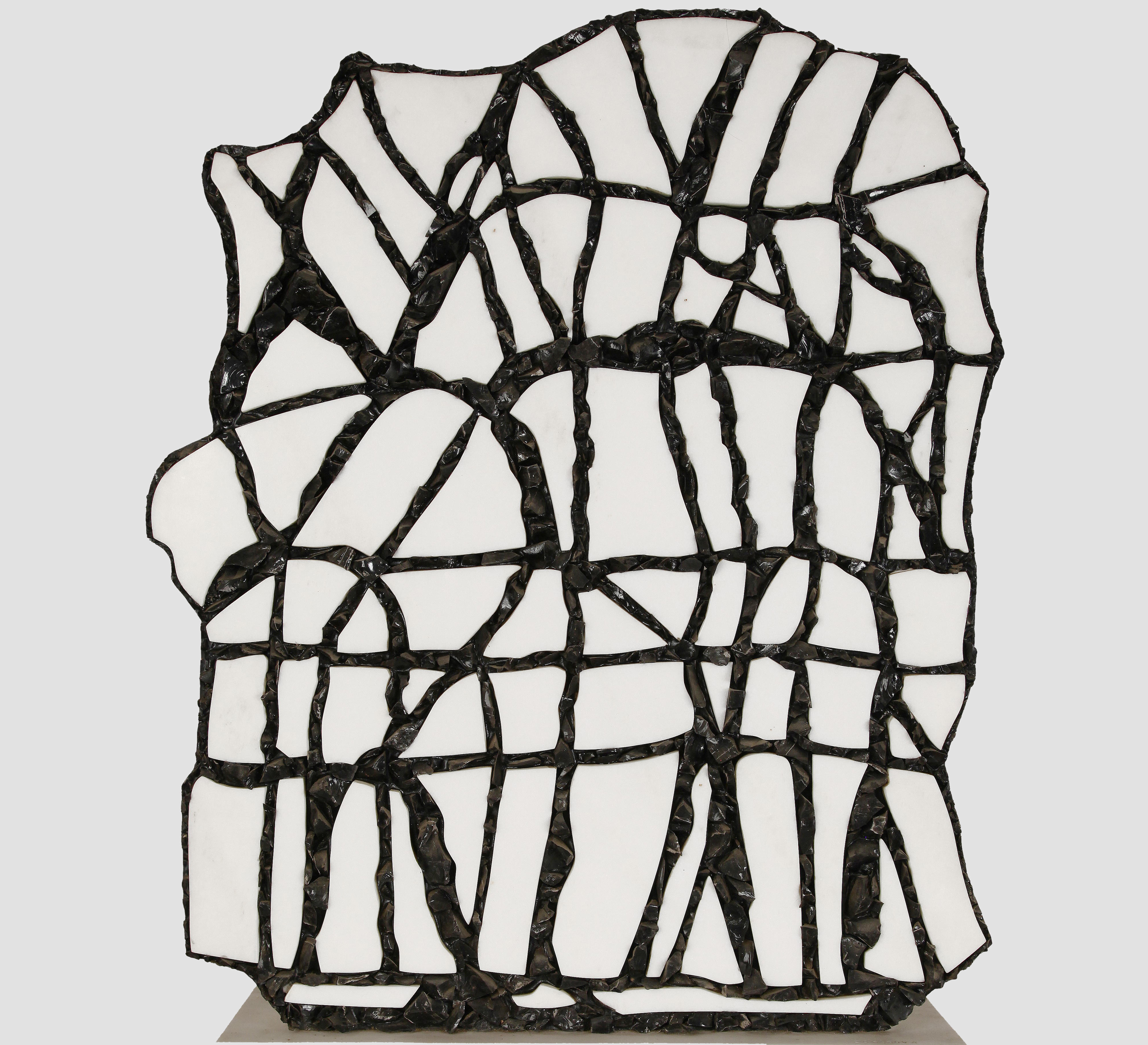 Macedonian white and obsidian chips (Bianco Macedonia e scaglie di Ossidiana)